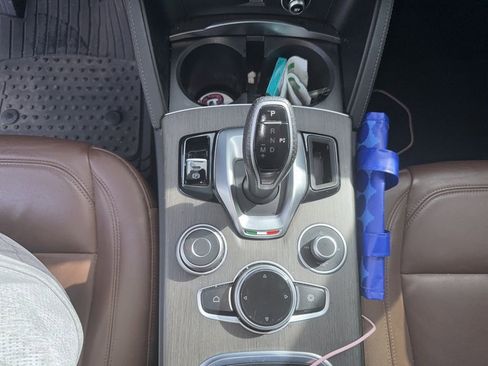 Used 2022 Alfa Romeo Stelvio Ti image 7