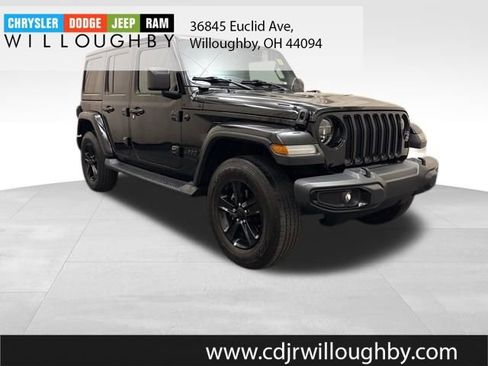Used 2020 Jeep Wrangler Unlimited Sahara image 3