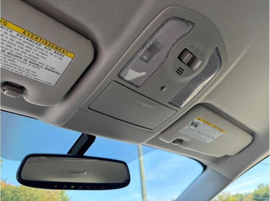 Used 2014 Toyota Prius Four FWD image 16
