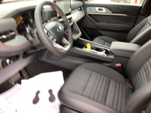 New 2026 Ford Explorer ST-Line w/ ST-Line Street Pack image 17