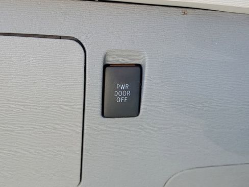 Used 2014 Toyota Sienna LE FWD image 16