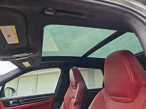 Certified 2021 Porsche Cayenne GTS AWD/4WD image 15
