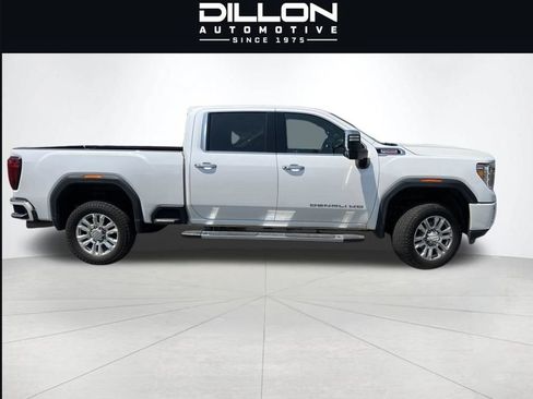 Used 2022 GMC Sierra 3500 Denali AWD/4WD image 3