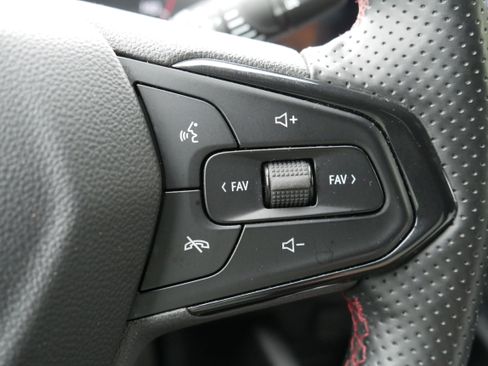 Certified 2024 Chevrolet Trax RS w/ Driver Confidence Package FWD image 23