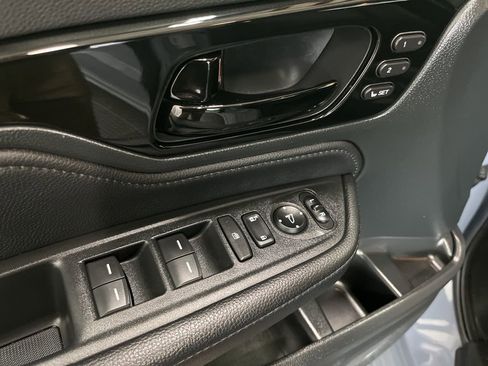 Used 2023 Honda Odyssey Touring image 5