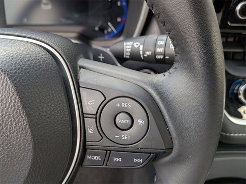 Used 2022 Toyota Corolla XSE image 19