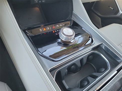 Used 2024 Jeep Wagoneer Series II w/ Premium Group I image 31