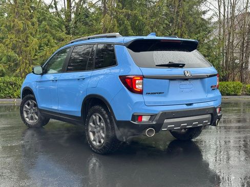Used 2025 Honda Passport TrailSport image 2