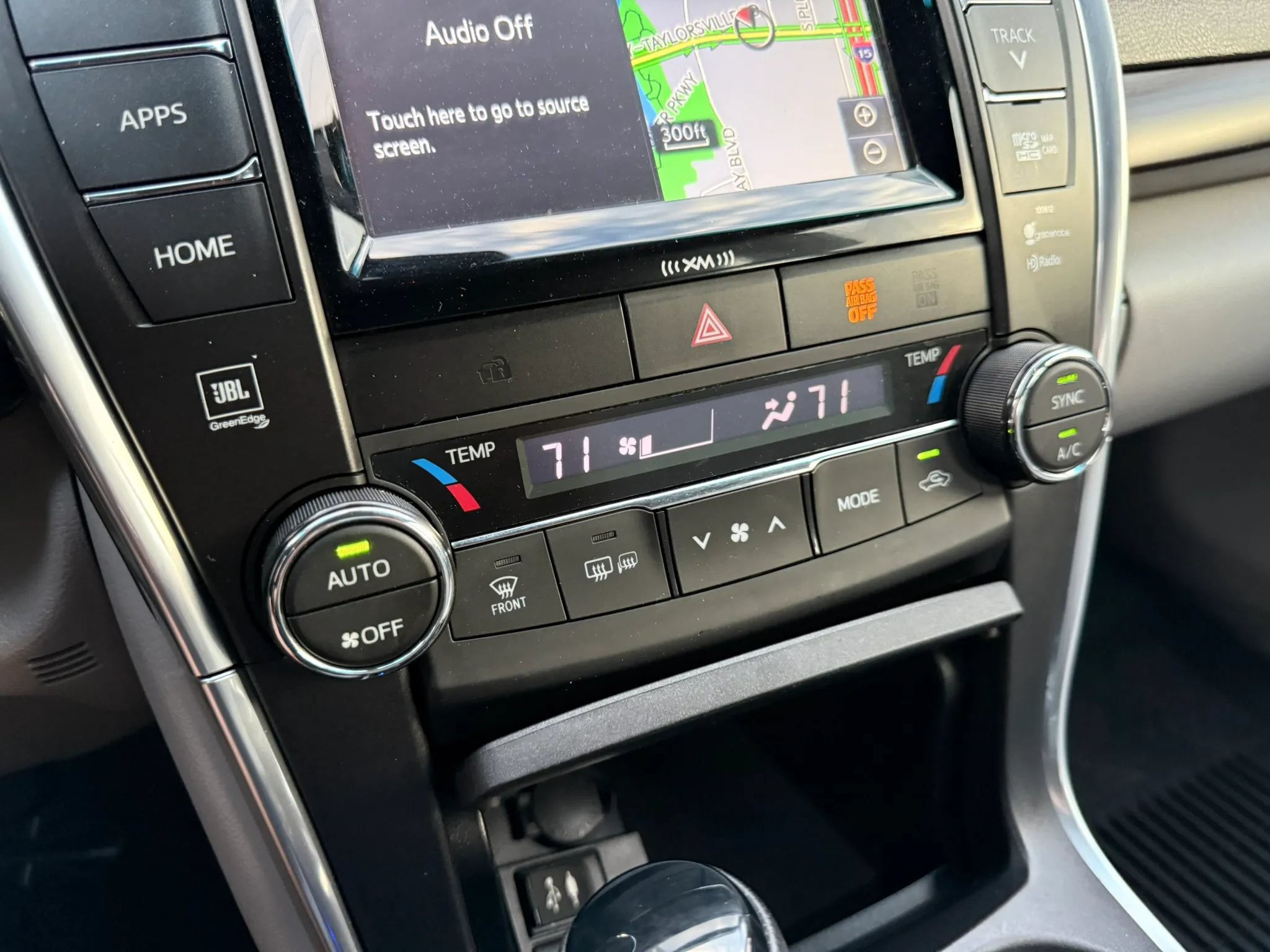 Used 2017 Toyota Camry XLE w/ Moonroof Package FWD image 24