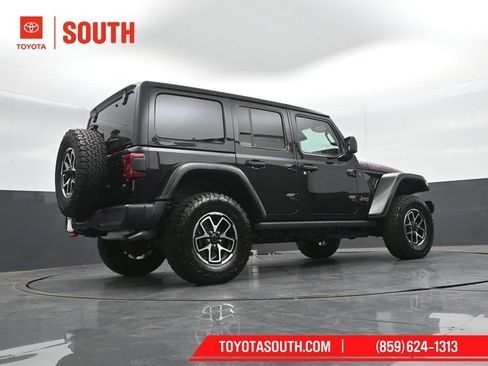 Used 2026 Jeep Wrangler Unlimited Rubicon AWD/4WD image 34