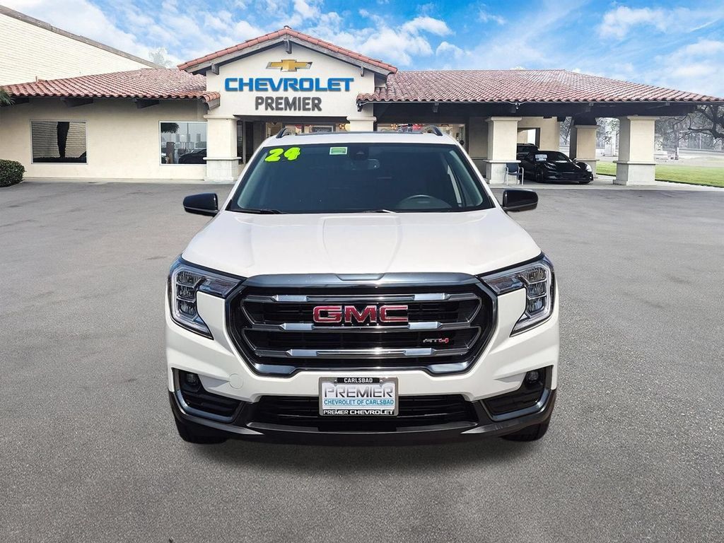 Used 2024 GMC Terrain AT4 w/ Infotainment Package II AWD/4WD image 3