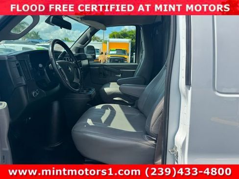 Used 2019 Chevrolet Express 3500 Extended w/ Driver Convenience Package RWD image 26