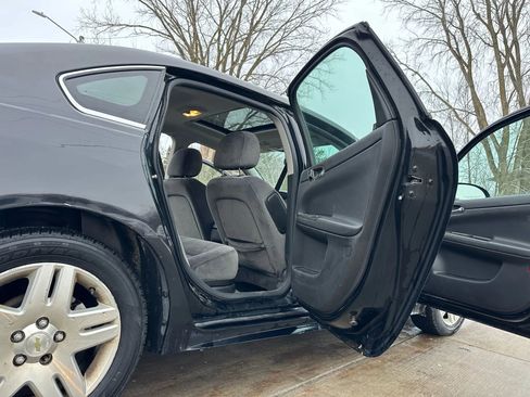 Used 2014 Chevrolet Impala LT w/ LT Sunroof Package image 13
