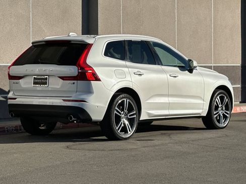 Used 2019 Volvo XC60 T5 Momentum w/ Premium Package image 4