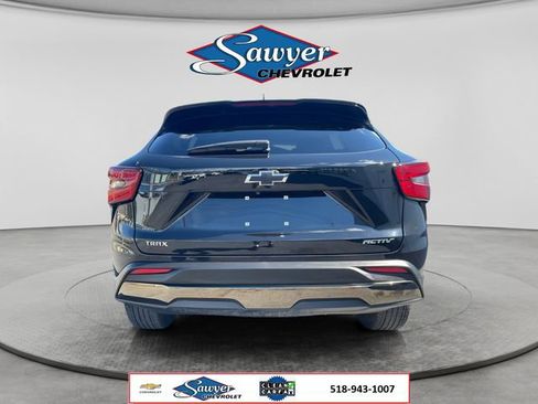 Used 2024 Chevrolet Trax ACTIV w/ Driver Confidence Package FWD image 4