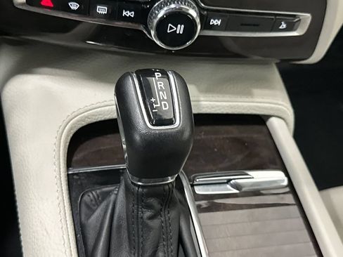 Used 2017 Volvo XC90 T6 Momentum w/ Vision Package AWD/4WD image 26