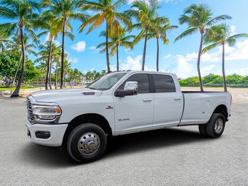 Used 2024 RAM 3500 Laramie w/ Towing Technology Group image 7