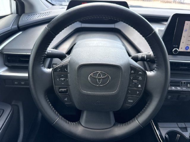 Used 2025 Toyota Prius LE FWD image 12