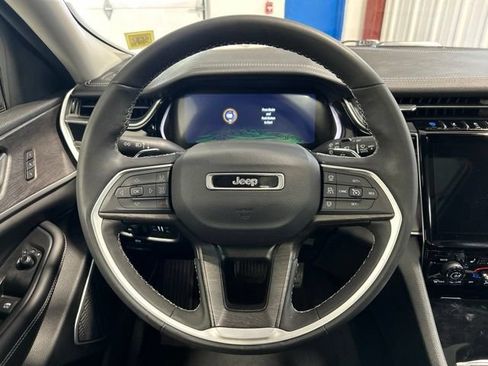 Used 2023 Jeep Grand Cherokee 4WD 4xe image 15