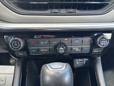 Used 2024 Jeep Compass Limited AWD/4WD image 39