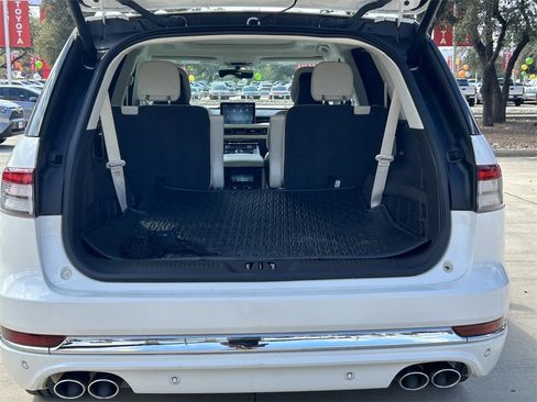 Used 2023 Lincoln Aviator Black Label image 12