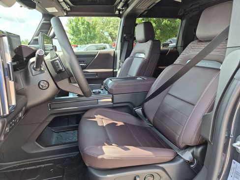 New 2026 GMC Hummer EV 4x4 Crew Cab w/ LPO, Dark Essentials Package image 19