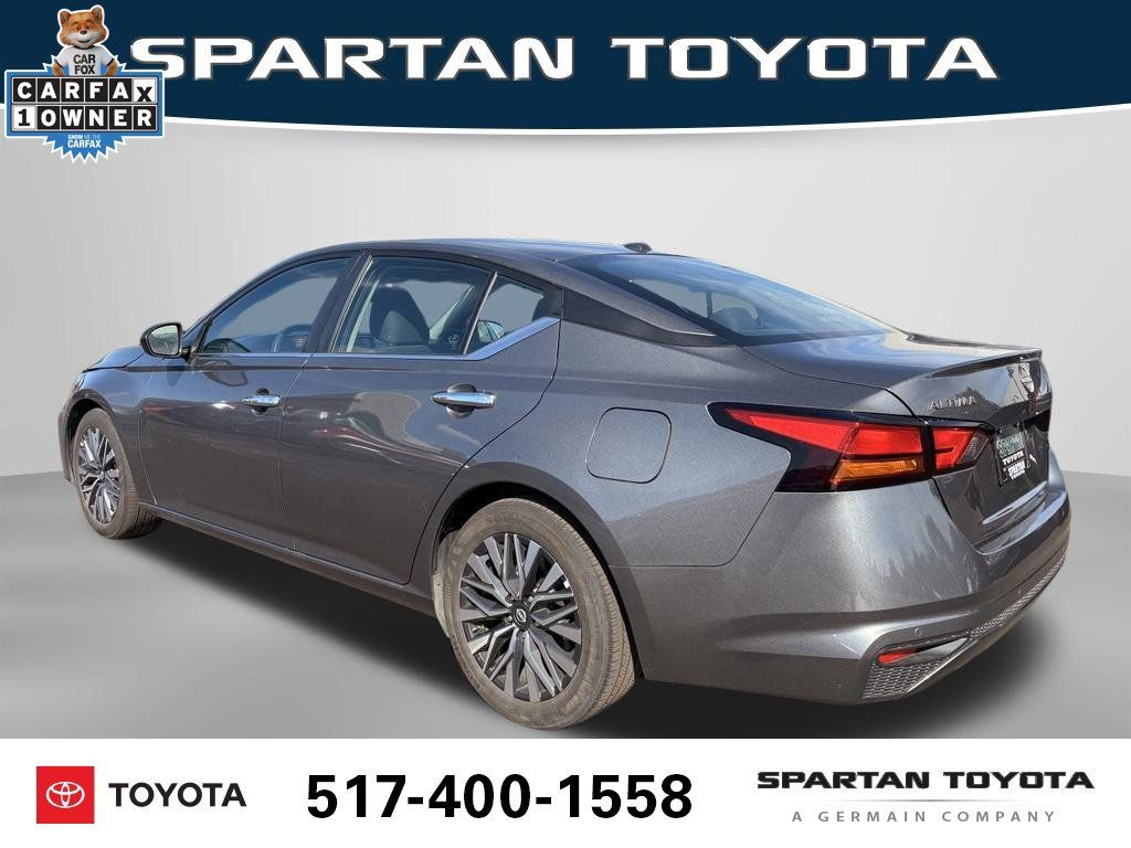 Used 2025 Nissan Altima 2.5 SV FWD image 3