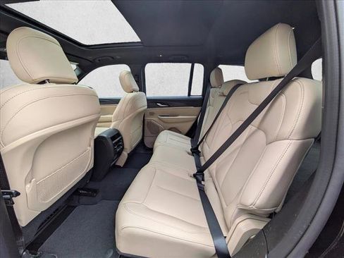 New 2025 Jeep Grand Cherokee Limited w/ Trailer Tow Package image 19