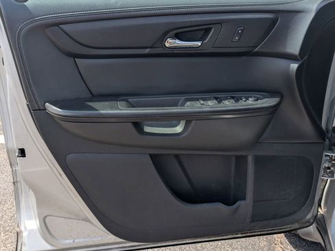 Used 2015 Chevrolet Traverse LT w/ Style and Technology Package image 10