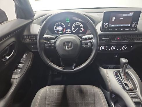 Certified 2025 Honda HR-V Sport image 14