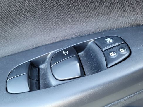 Used 2019 Nissan Sentra S image 23