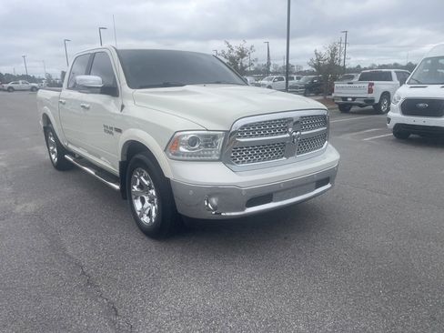 Used 2018 RAM 1500 Laramie w/ Convenience Group image 9