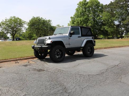 Used 2014 Jeep Wrangler Sport image 3