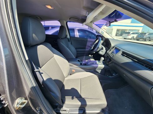 Used 2020 Honda HR-V LX image 7