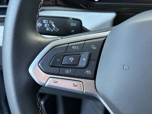 Certified 2025 Volkswagen Taos S image 18