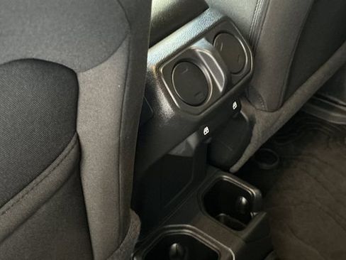 Used 2021 Jeep Wrangler Unlimited Sport AWD/4WD image 14