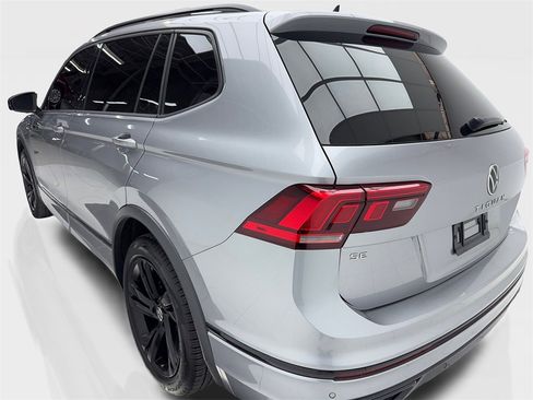 Used 2024 Volkswagen Tiguan SE R-Line image 10