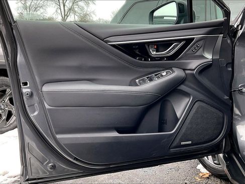 Used 2020 Subaru Outback Limited image 19