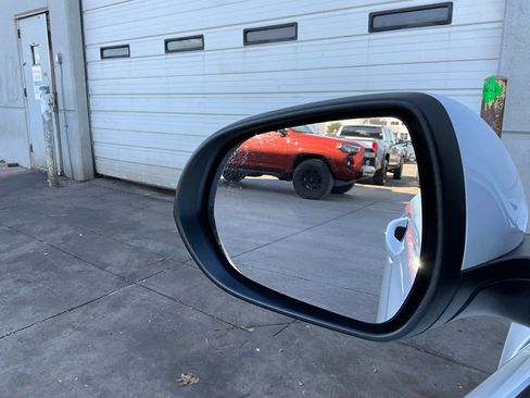 Used 2025 Buick Envista Preferred image 18