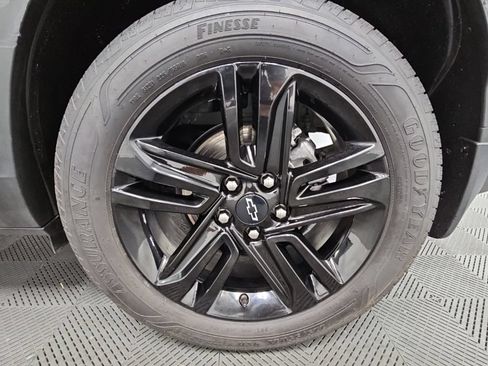 Used 2025 Chevrolet Trax ACTIV w/ Sunroof Package FWD image 41