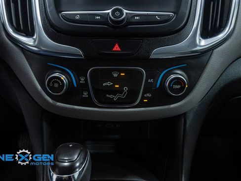 Used 2019 Chevrolet Equinox LS w/ LS Convenience Package image 16