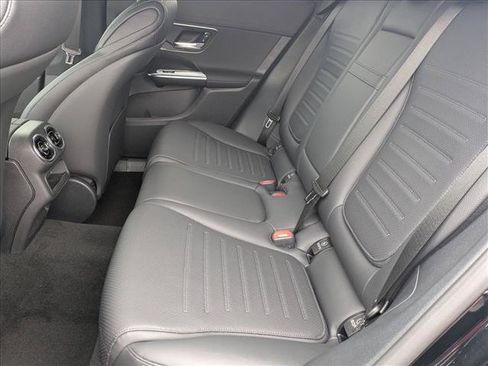Used 2026 Mercedes-Benz GLC 300 image 14