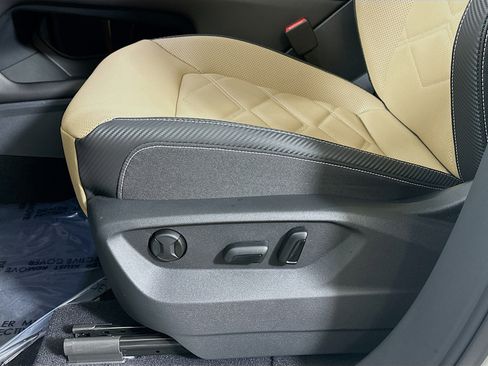 New 2026 Volkswagen Atlas Cross Sport SE image 18