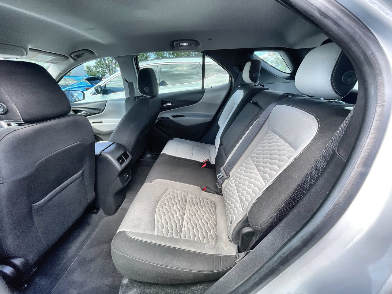 Used 2020 Chevrolet Equinox LS FWD image 24