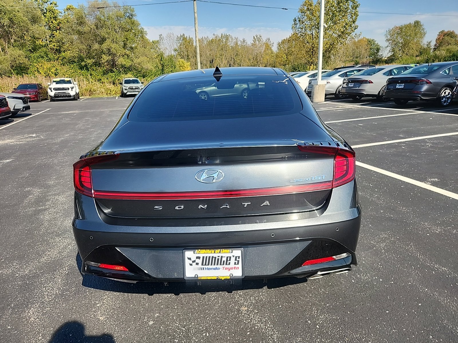 Used 2022 Hyundai Sonata Limited w/ Preferred Accessory Package FWD image 10