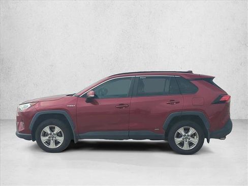 Used 2021 Toyota RAV4 XLE w/ Convenience Package image 7