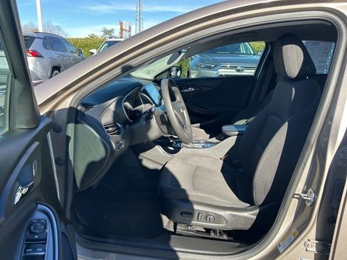 Used 2025 Chevrolet Malibu LT image 12