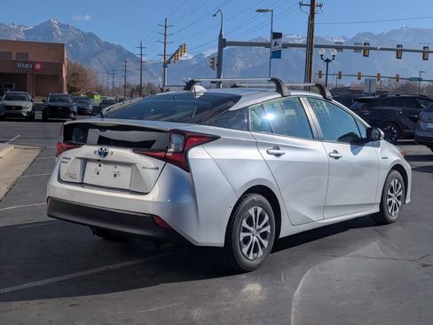 Used 2020 Toyota Prius AWD image 4