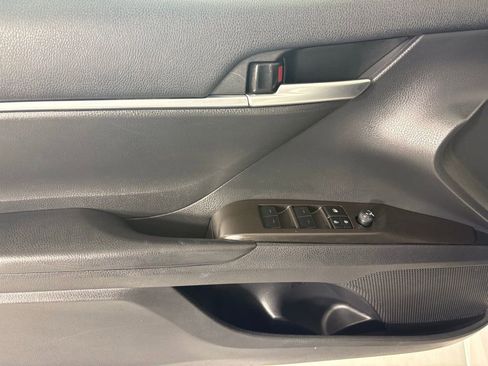 Used 2023 Toyota Camry SE FWD image 19