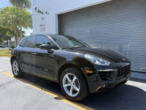 Used 2018 Porsche Macan Sport Edition AWD/4WD image 4